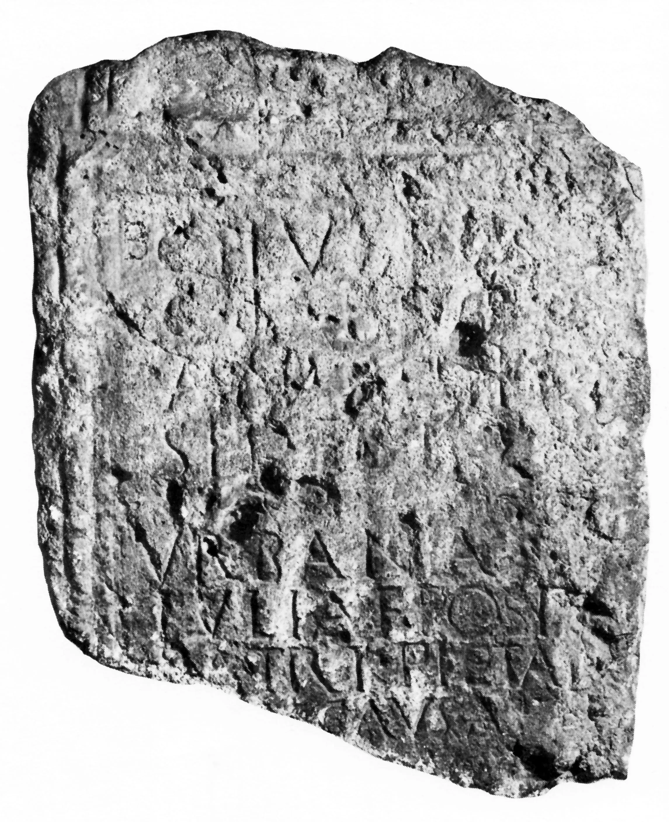 Grabstein mit Inschrift