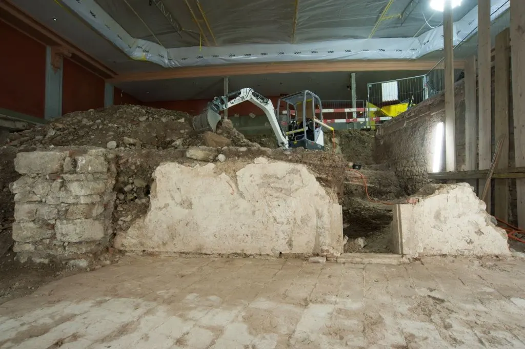 Ein Stück des freigelegten Kreuzgangs des Barfüsserklosters