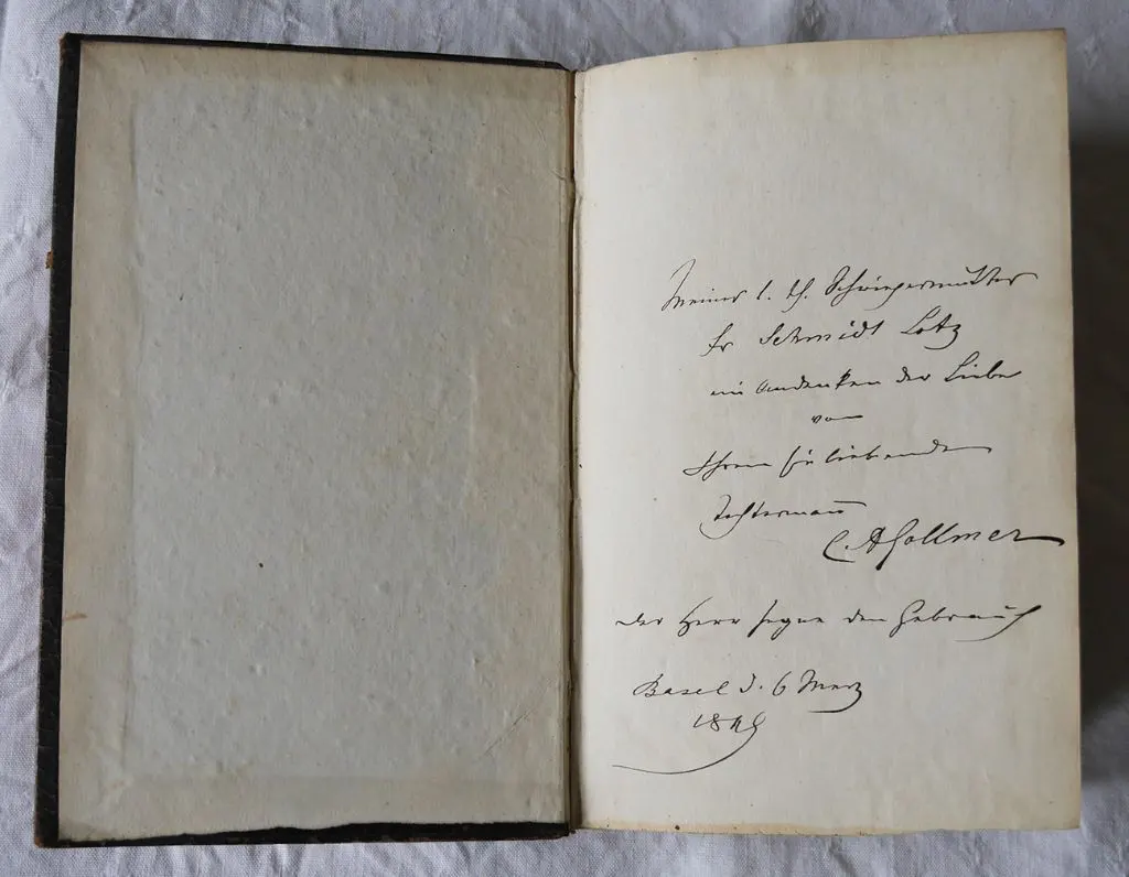 Aufgeschlagenes Buch: Johann Arnd: Vom wahren Christenthum, 1847, mit Widmung auf Vorsatz