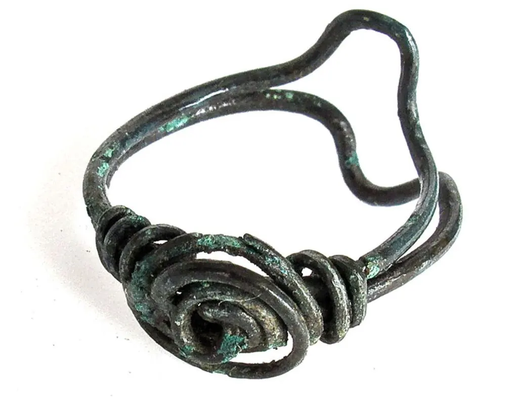 Ein Fingerring in Kindergrösse